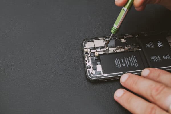 The Secret to Extending Your Phone's Lifespan: Battery Replacement